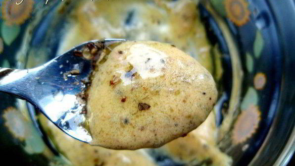 сэндвич с говядиной, лисичками и горчичным соусом