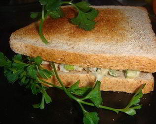 Сэндвич с тунцом