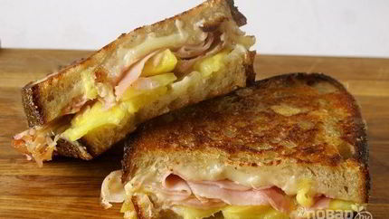 Сэндвич с ветчиной и ананасами