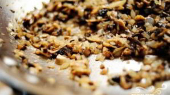 сэндвичи с говядиной, грибами и швейцарским сыром