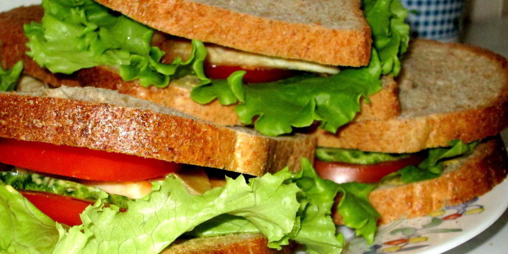 Рецепт сэндвичей с курицей и беконом