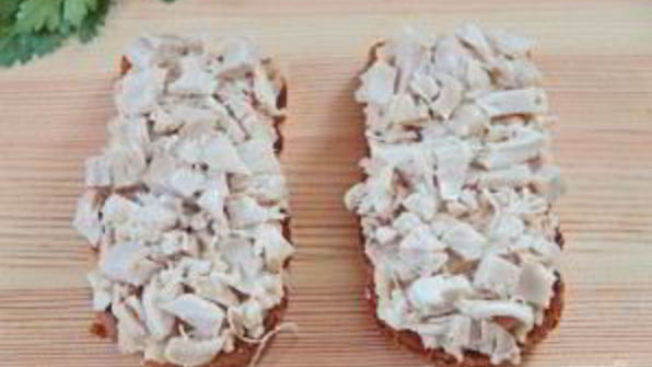 сэндвичи с курицей, редисом и фасолью