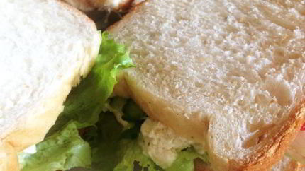 Сэндвичи с овощами и мягким сыром