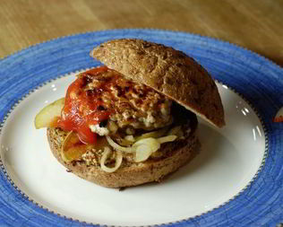 Сэндвичи со свиными котлетками и яблоками