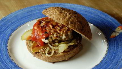 Сэндвичи со свиными котлетками и яблоками