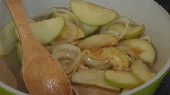 сэндвичи со свиными котлетками и яблоками