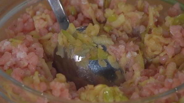 сэндвичи со свиными котлетками и яблоками