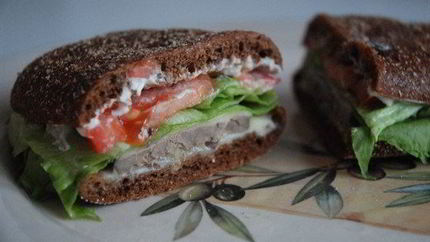 Теплый сырный сэндвич с печенью