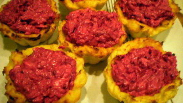 картофельные тарталетки с селедкой в мини шубке