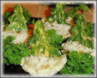 Новогодние фаршированные тарталетки с творогом и баклажанами