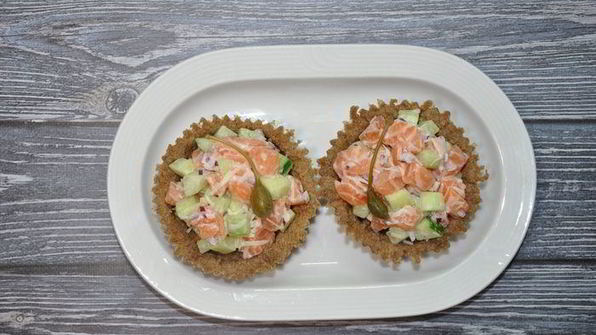 тарталетки из отрубей с салатом из семги