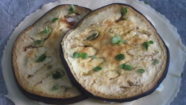 тарталетки с баклажанами и сыром бри