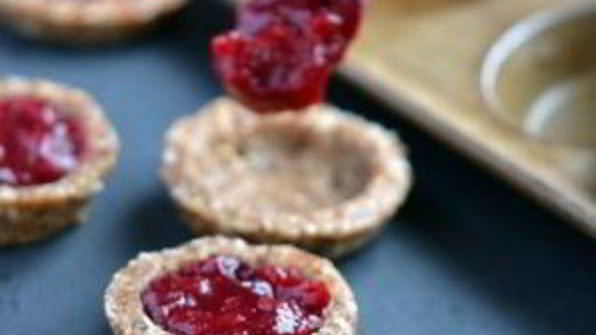 тарталетки с брусникой