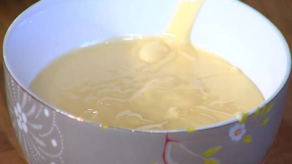 тарталетки с двойным кремом и клубникой