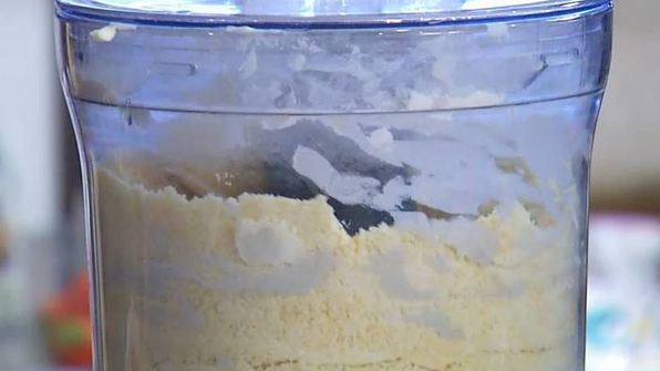 тарталетки с двойным кремом и клубникой