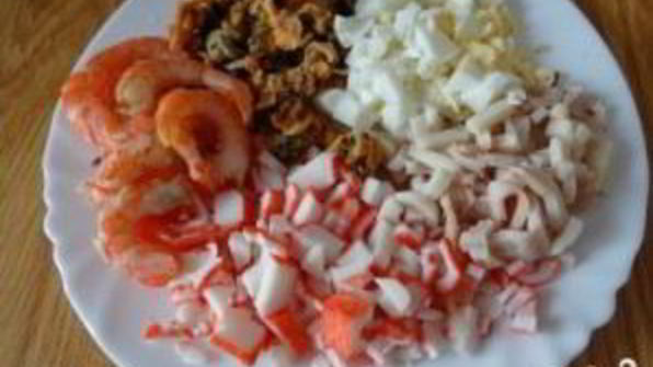 тарталетки с морским коктейлем