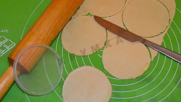 тарталетки с начинкой из крабовых палочек