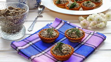 Тарталетки с паштетом