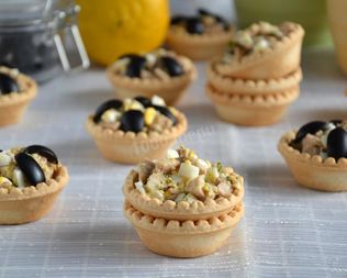 Тарталетки с печенью трески и яйцом