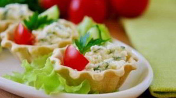 тарталетки с сырной начинкой