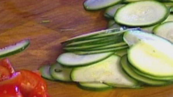 тарталетки с цукини, помидорами и сыром бри