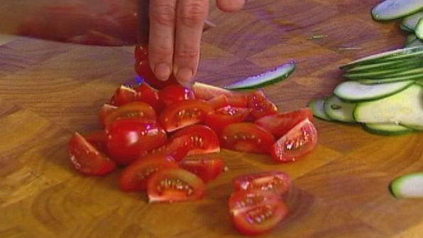 тарталетки с цукини, помидорами и сыром бри