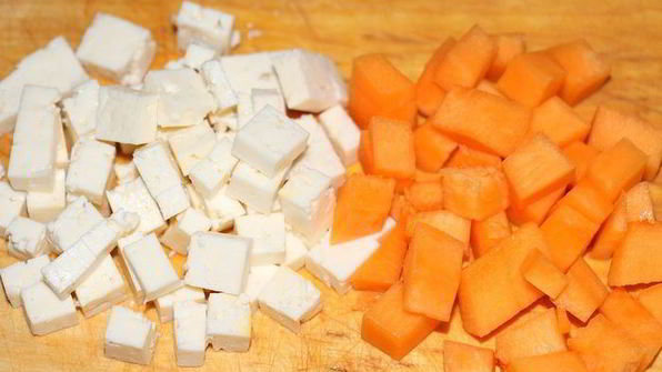 тарталетки с тыквой и фетой в сливочно-шпинатной заливке