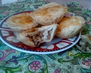 Закрытые тарталетки с курицей и грибами