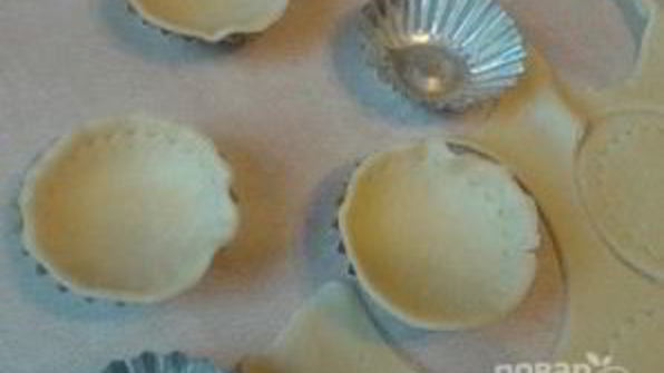 закрытые тарталетки с курицей и грибами