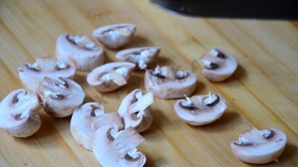 мини тарты с грибами и пармезаном