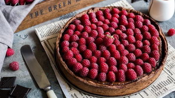 шоколадный тарт с малиной