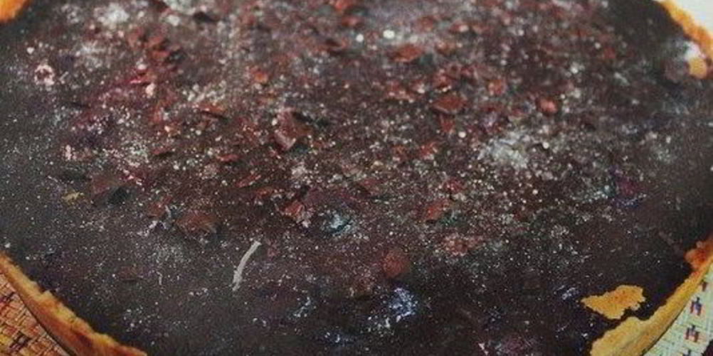 Рецепт шоколадного тарта с вишней