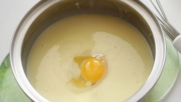 тарт с белым шоколадом и брусникой