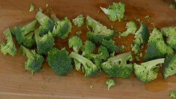 тарт с брокколи, луком-пореем и сыром