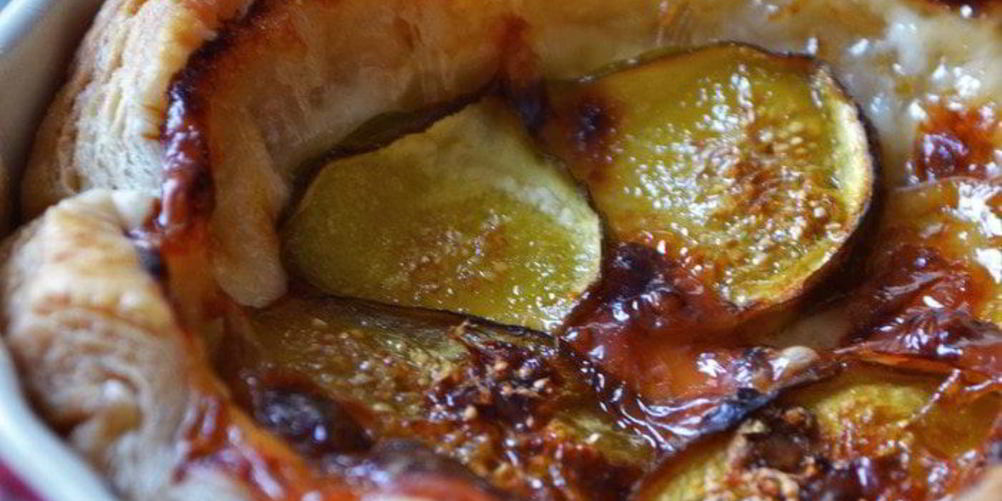 Рецепт тарта с инжиром и сыром камамбер