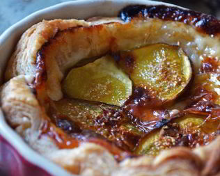 Тарт с инжиром и сыром Камамбер