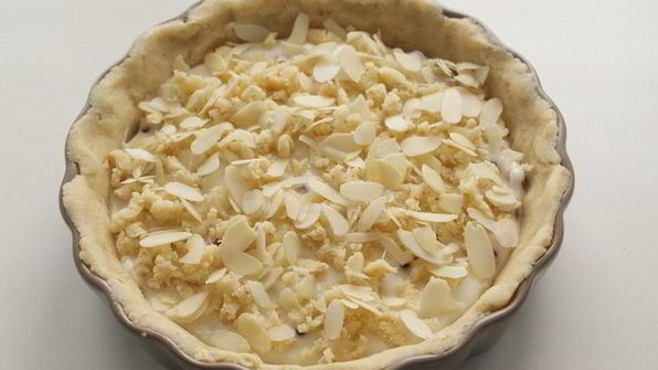 тарт с рикоттой и брусникой