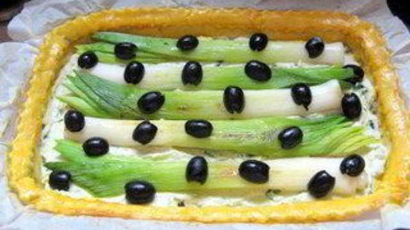 тарт с цукини и молодым пореем