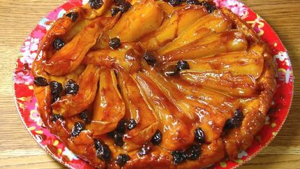 Тарт татен с грушами и изюмом