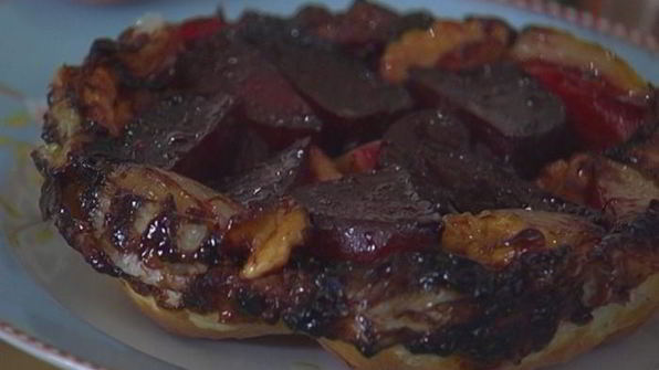 тарт татен со свеклой и шалотом