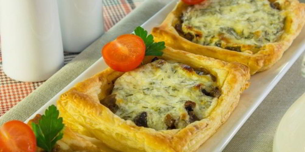 Рецепт тартов с грибами под сметанно-сырным соусом