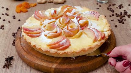 Яблочный тарт с заварным кремом