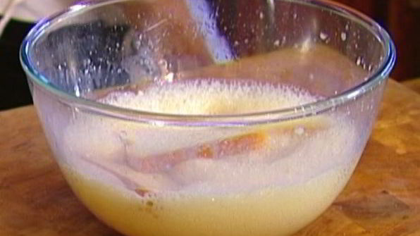 французские тосты с имбирно-клюквенным соусом