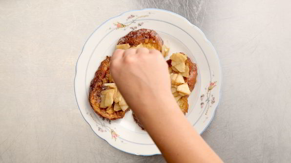 французские тосты с яблоками