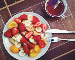 Французский тост с бананово-карамельным соусом