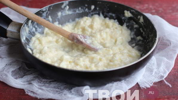 тост с яичницей-болтуньей и семгой