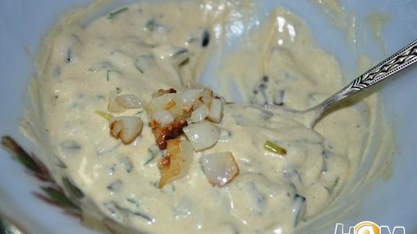 тосты пикантные с креветками и маслинами