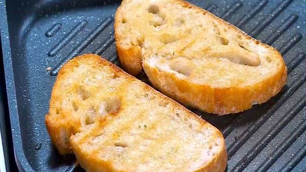 тосты с индейкой и овощами