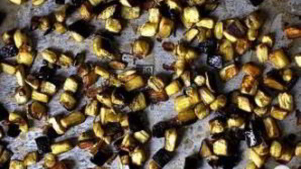 тосты с салатом из баклажанов