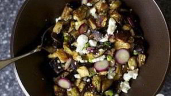 тосты с салатом из баклажанов